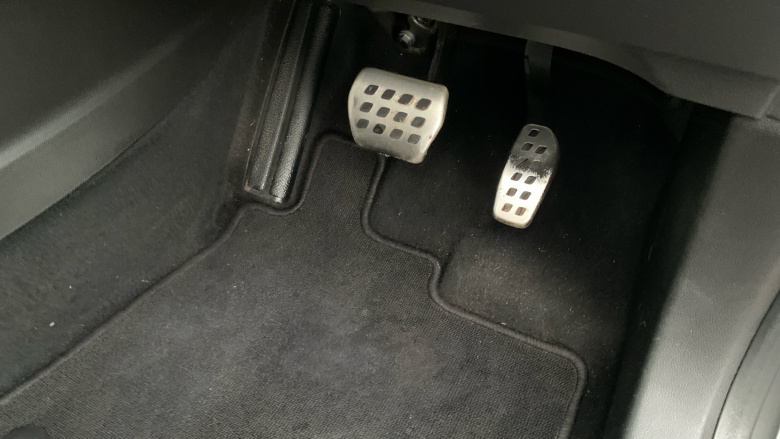 Renault Captur 1.6 E-TECH Hybrid 145 R.S. Line 5dr Auto Hybrid Hatchback